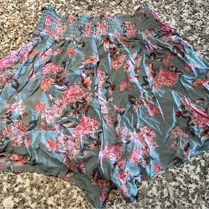 Floral size small smocked waist loose shorts
